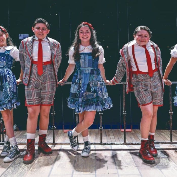 La compañía de “Matilda, el musical” ofrece función especial por el Día del Niño y destaca a su elenco infantil