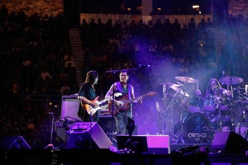 Caifanes en el Palacio de los Deportes: homenaje a madres buscadoras y críticas a Isabel Díaz Ayuso en concierto 360°