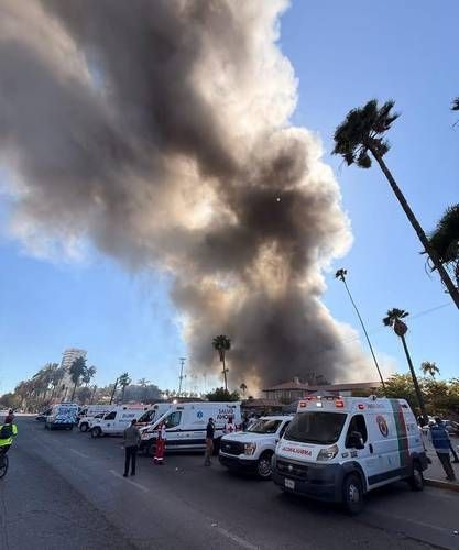 Incendio en Plaza Fiesta Las Palmas de Los Mochis deja al menos cinco muertos y decenas intoxicados