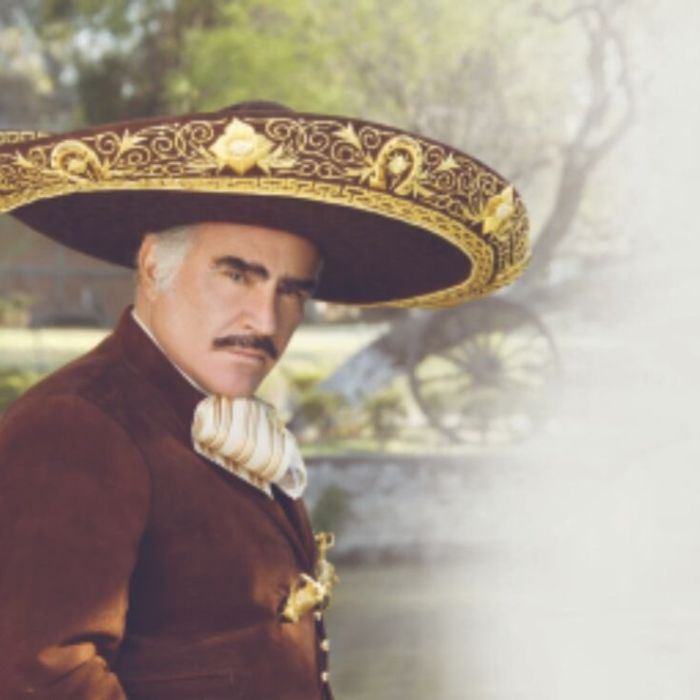 Lanzan ‘Tributo al Rey con Banda’ con duetos póstumos de Vicente Fernández