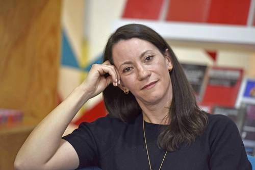 Mariana Marsal presenta ‘Pespuntes’, novela sobre memoria, identidad y costura