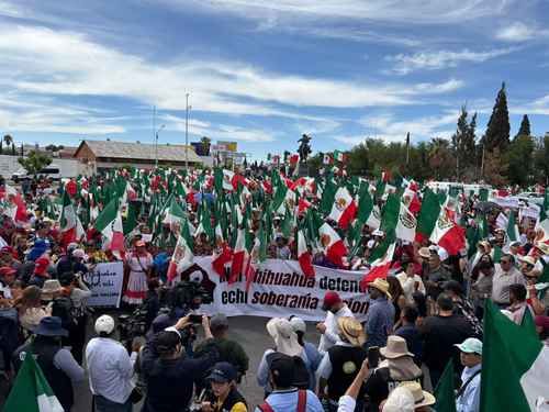Miles marchan en Chihuahua; Morena exige juicio político contra la gobernadora Maru Campos por caso de agentes de la CIA