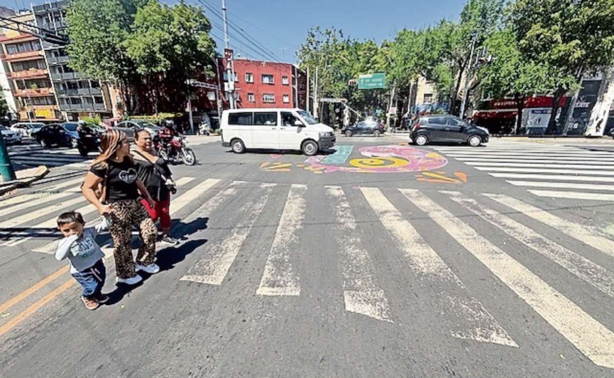 pan-cuestiona-gasto-millonario-en-la-ajolotizacion-de-la-cdmx-pintura-muestra-desgaste-antes-del-mundial