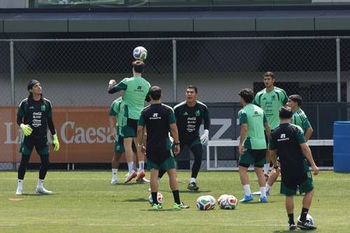 Selección Mexicana inicia concentración en el CAR; Aguirre advierte que quien no asista queda fuera del Mundial