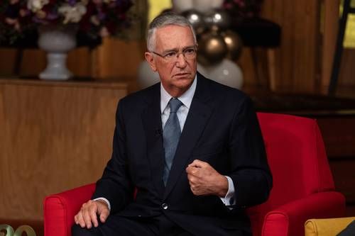 Sheinbaum pide “no vean TV Azteca” en medio de disputa por adeudos fiscales de Grupo Salinas