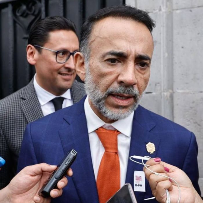 Alcalde de Metepec ofrece disculpas tras difundirse video con escoltas armados en club deportivo