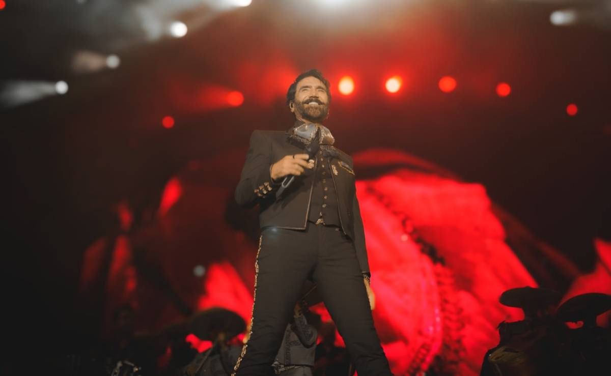 la-minerva-alejandro-fernandez-reune-a-270000-personas-en-concierto-gratuito