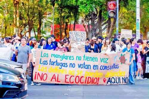 Pescadores y comunidades bloquean accesos a la planta de amoniaco en la bahía de Ohuira; titular de Conapesca se deslinda