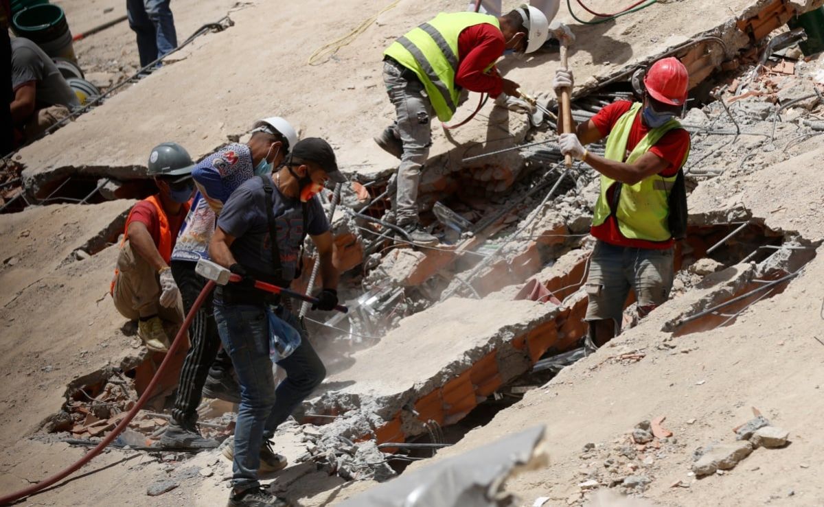 Rescatan a un niño de 3 años tras seis días bajo los escombros por los terremotos en Venezuela