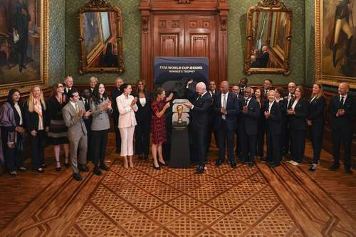 Sheinbaum recibe en Palacio Nacional al presidente de la FIFA, Gianni Infantino