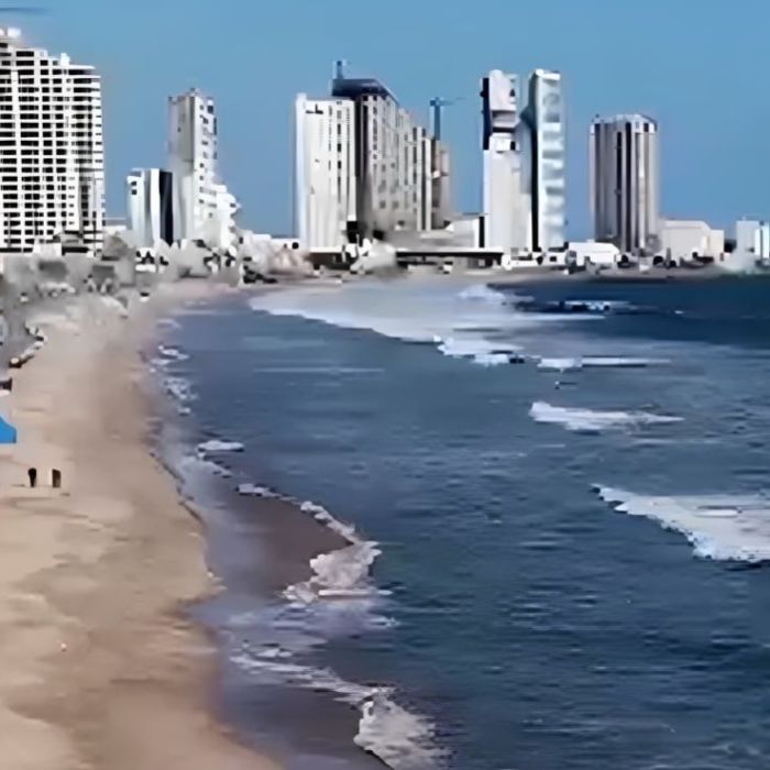 Alertan por mar de fondo en Mazatlán; olas de hasta 2 metros y rescates en playas