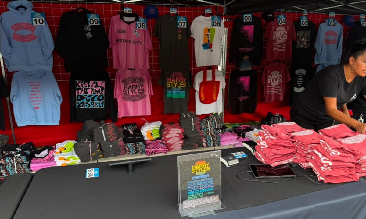 mercancia-de-harry-styles-en-el-estadio-gnp-precios-y-donde-comprarla