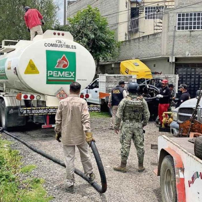 Recuperan 9 mil litros de combustible en un predio de Ecatepec
