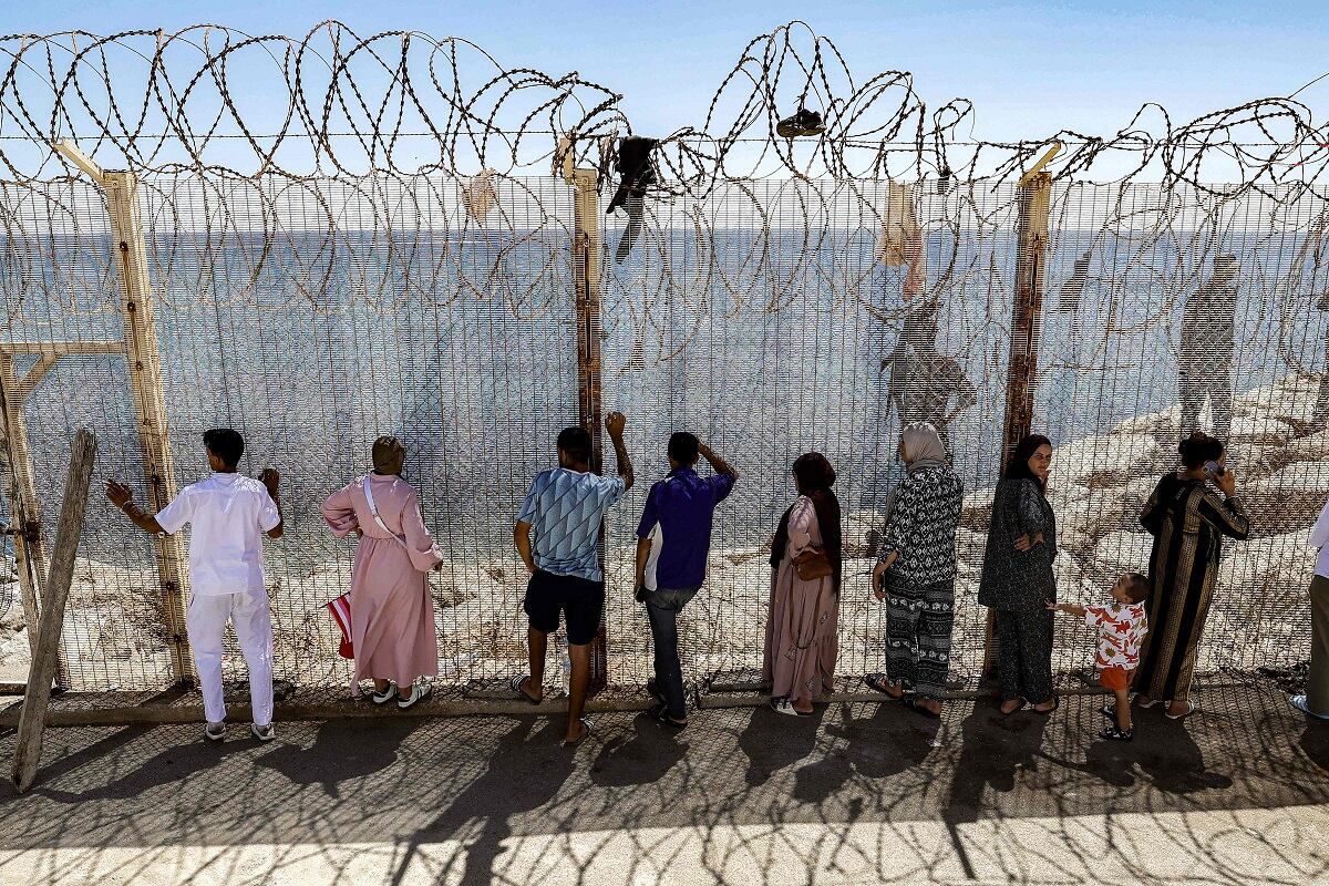 familias-buscan-a-sus-desaparecidos-tras-la-tragedia-migratoria-en-ceuta