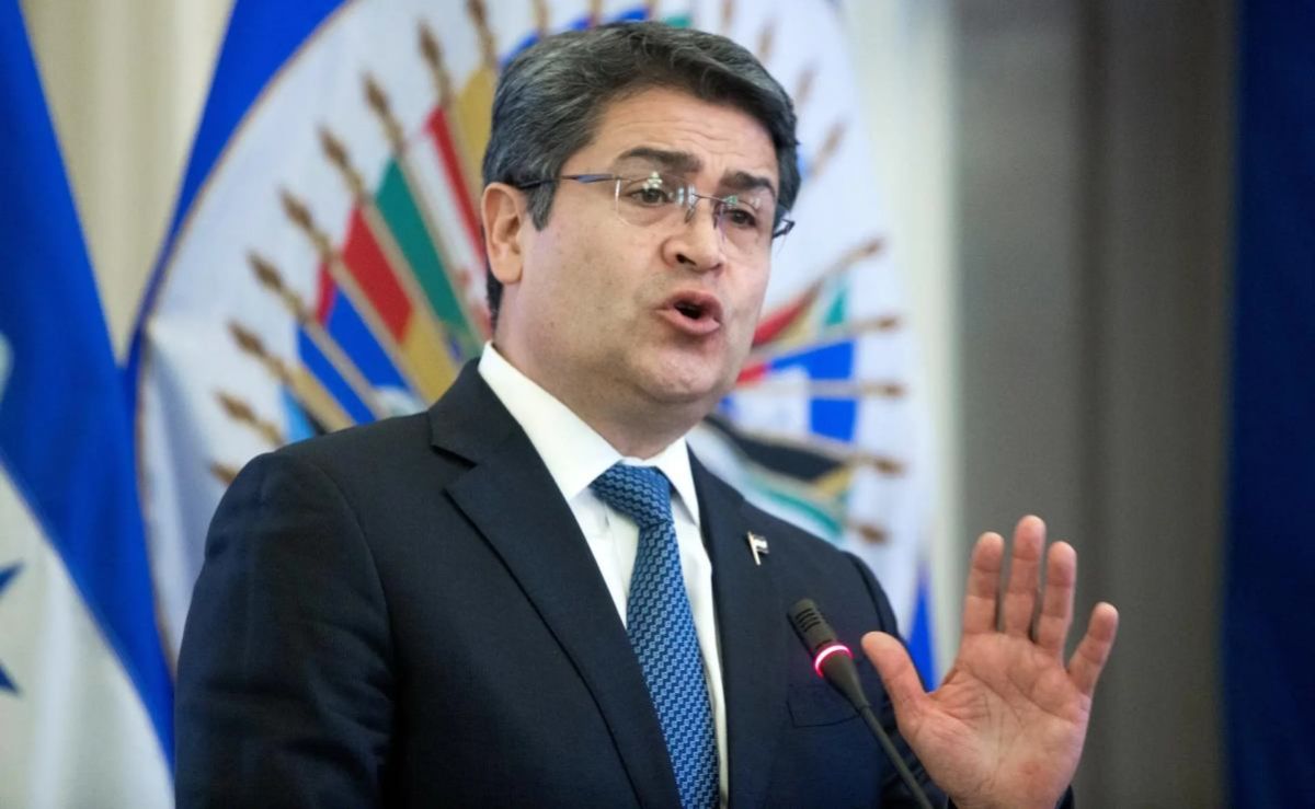 juan-orlando-hernandez-enfrentara-en-libertad-proceso-por-lavado-y-fraude-en-honduras
