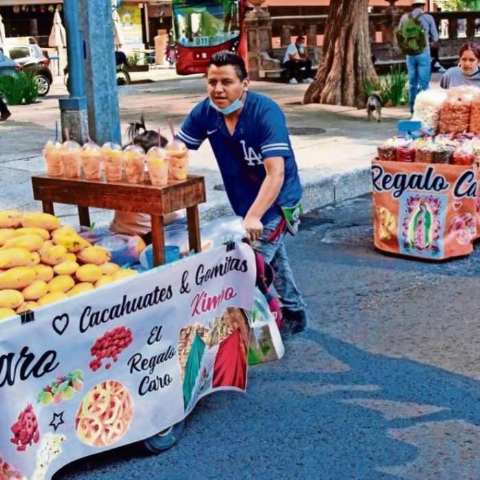 Trabajo informal supera en ingresos por hora al empleo formal, advierte el CEESP