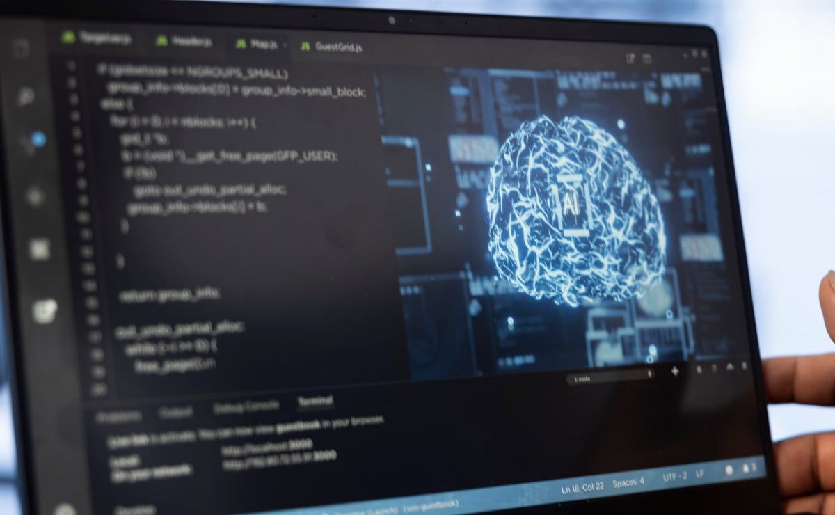 225-expertos-piden-cambios-inmediatos-en-la-seguridad-y-el-aislamiento-de-la-inteligencia-artificial
