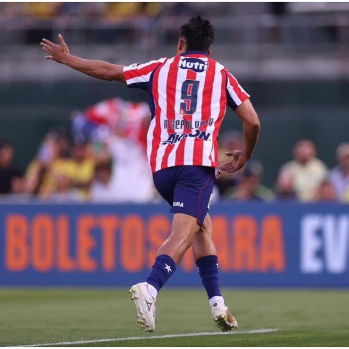 Chivas vence 2-0 al América con doblete de Ángel Sepúlveda en Oakland