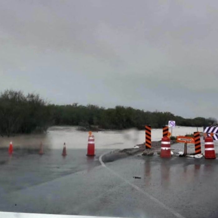 Cierran la carretera Reynosa-San Fernando por inundación en el kilómetro 67