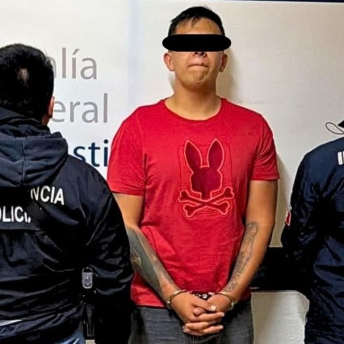 Detienen a dos sujetos tras persecución y balacera en Peralvillo