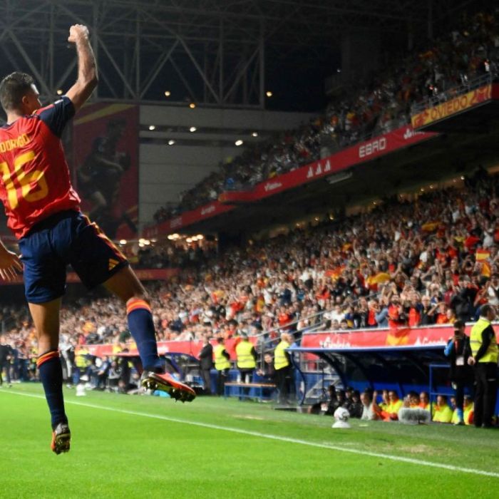España supera 3-1 a Chequia y mantiene el paso perfecto en la Nations League