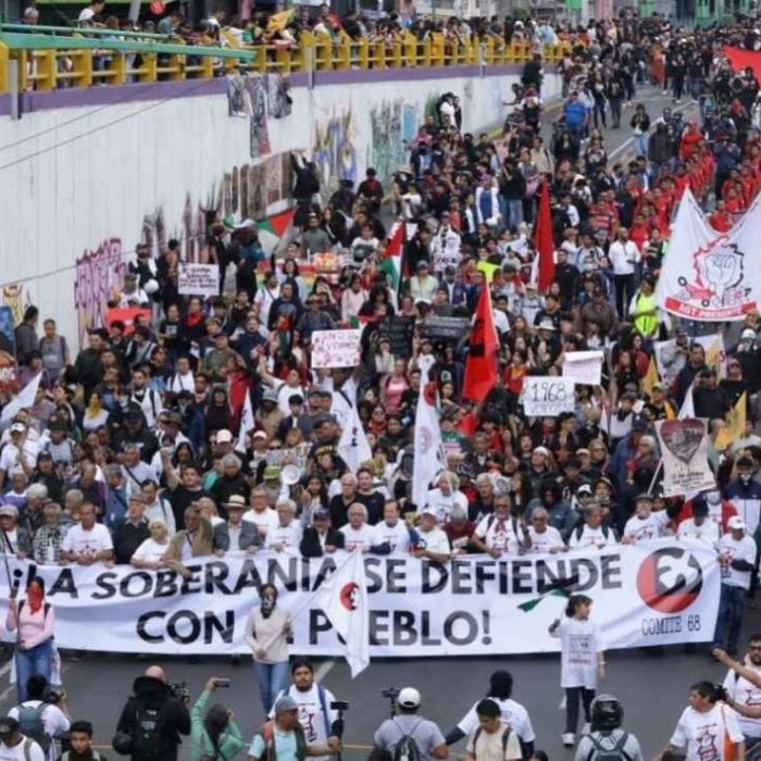 Marcha del 2 de octubre reúne a 8 mil personas en CDMX; reportan personas lesionadas