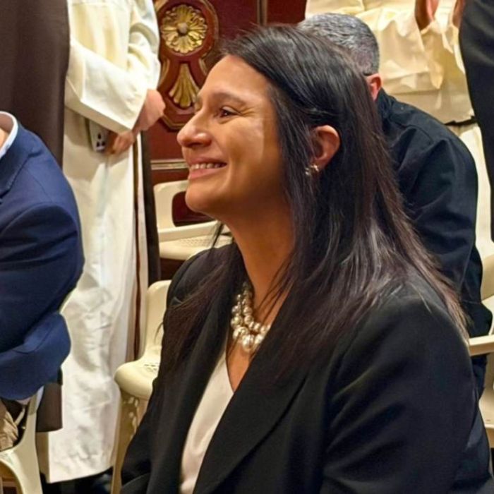 Ministra colombiana reconoce que no obtuvo el título de maestría que figuraba en su perfil
