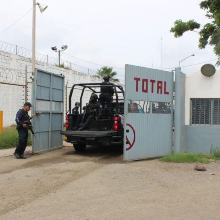 Nueva riña en penal de Mazatlán deja dos internos muertos
