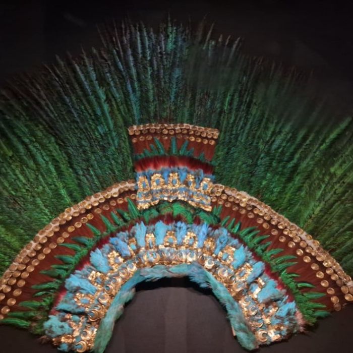 Penacho de Moctezuma vuelve al debate por promesa de político austriaco para 2028