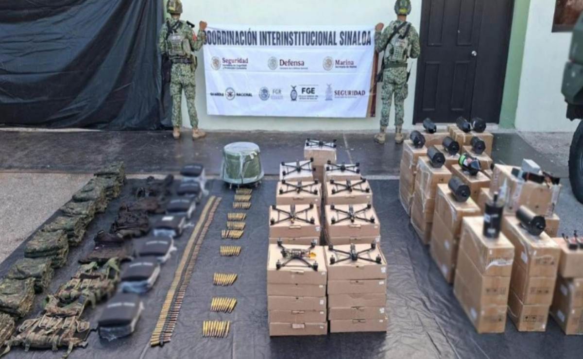 aseguran-48-drones-64-baterias-y-equipo-tactico-en-el-rosario-sinaloa