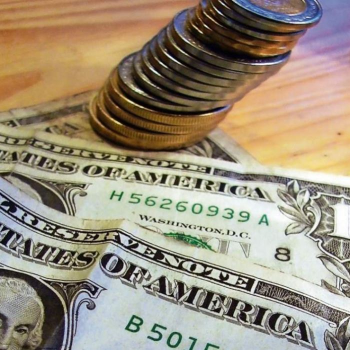 Bancos prevén un peso débil al cierre de 2026 y en 2027