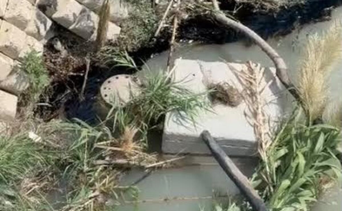 derrame-de-hidrocarburo-contamina-el-rio-pilon-en-montemorelos