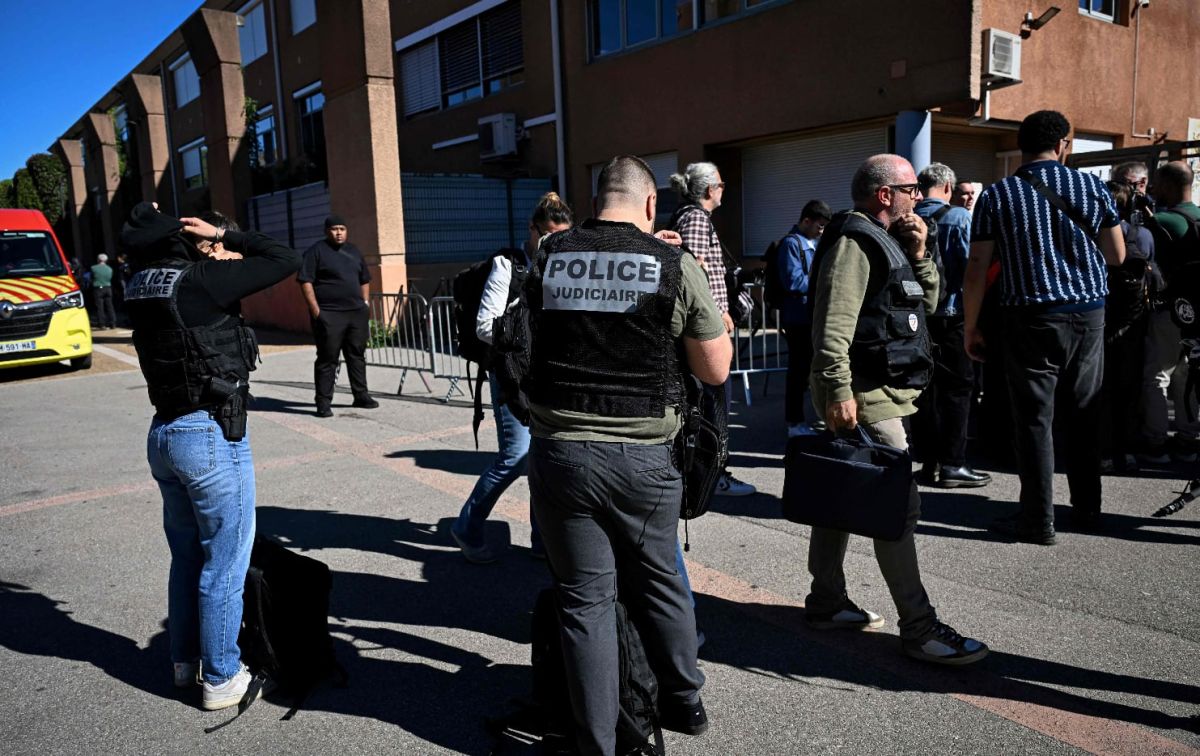 francia-investiga-posible-movil-terrorista-tras-tiroteo-en-colegio-de-aubagne
