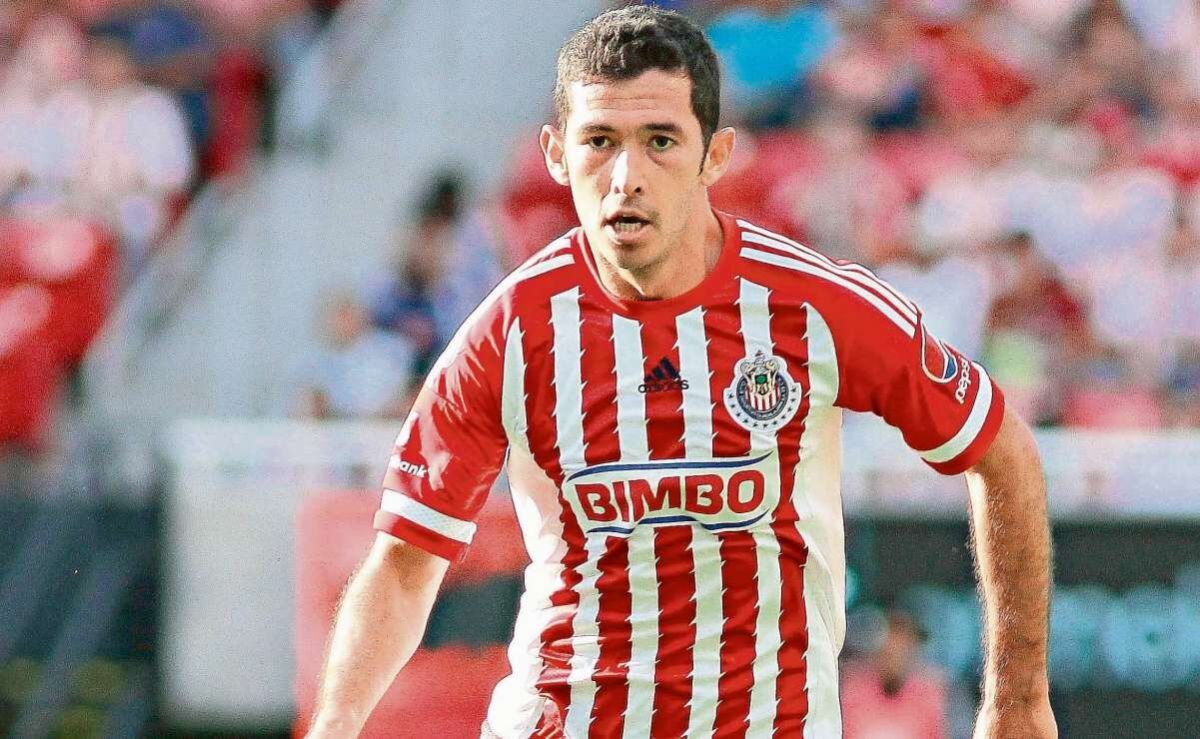 israel-castro-destaca-el-estilo-de-las-chivas-de-gabriel-milito-y-las-ve-con-opciones-de-titulo