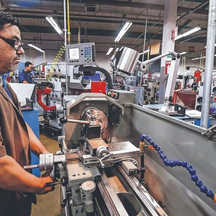 La industria nacional avanza 0.6% en agosto y liga tres meses de crecimiento