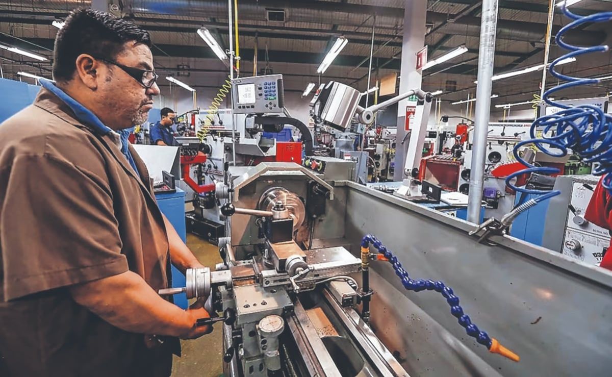 la-industria-nacional-avanza-0-6-en-agosto-y-liga-tres-meses-de-crecimiento