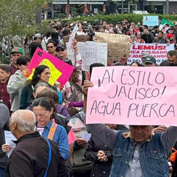 Marchan en Guadalajara para exigir agua limpia y respuestas por la contaminación
