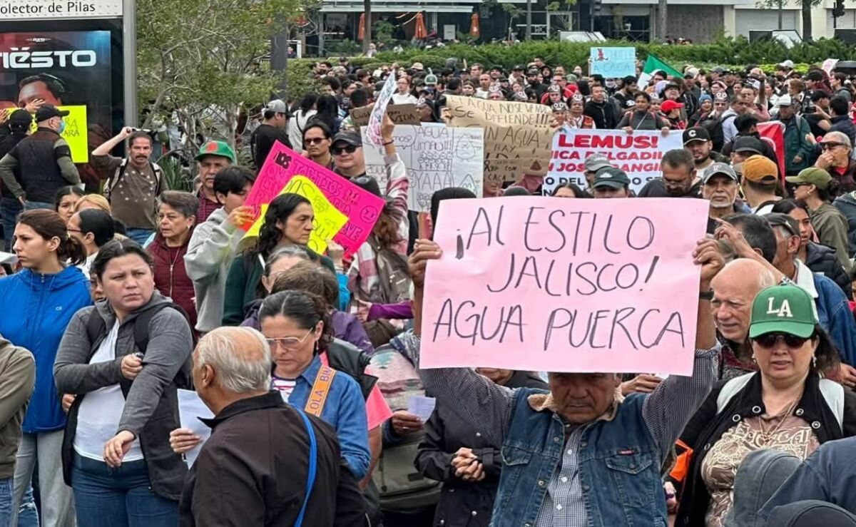 marchan-en-guadalajara-para-exigir-agua-limpia-y-respuestas-por-la-contaminacion