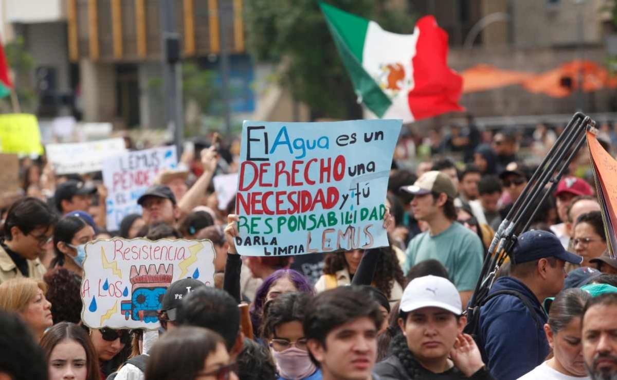 udeg-e-iteso-exigen-esclarecer-detenciones-tras-protesta-por-el-agua-en-jalisco
